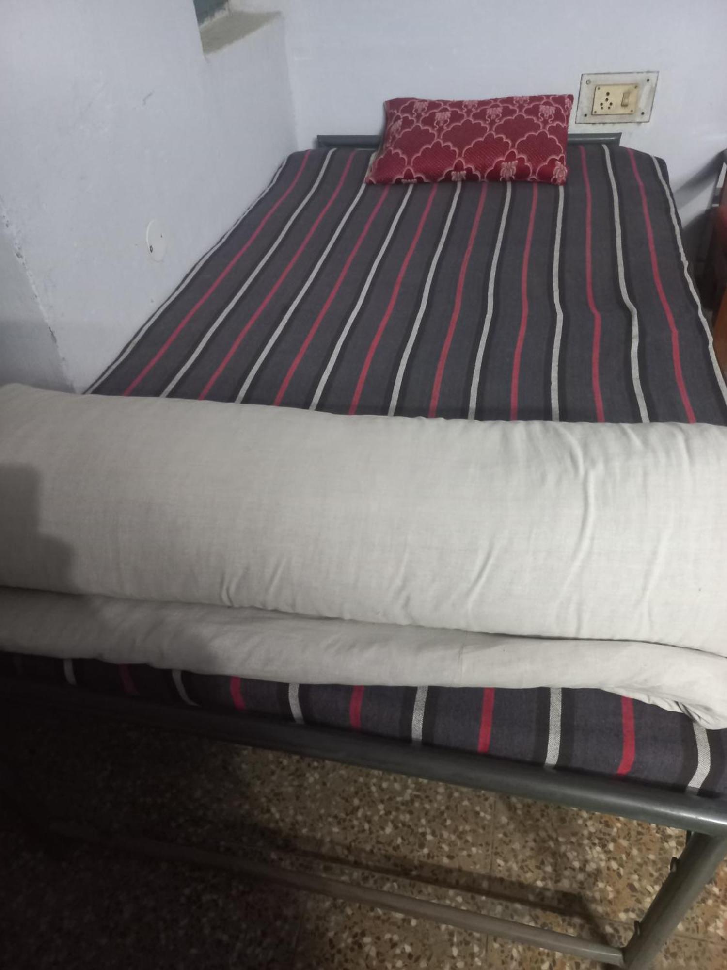 Nigam B-663, Kareli Homestay Prayagraj